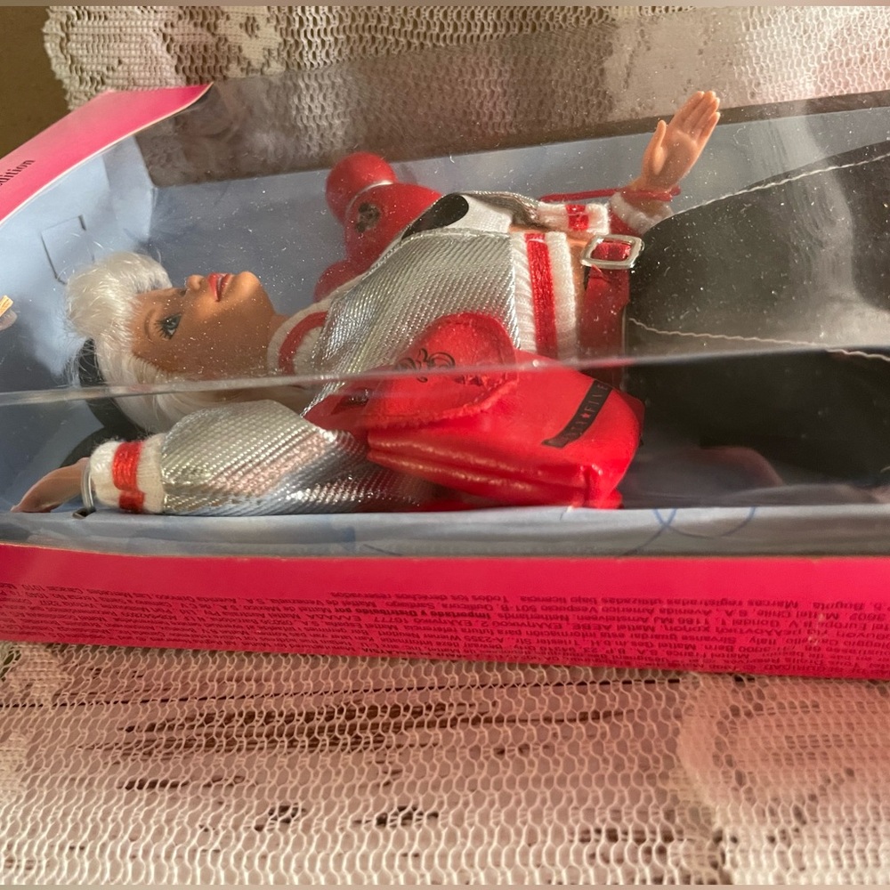 25th Anniversary Barbie by Mattel , NWT - Picture 3 of 5